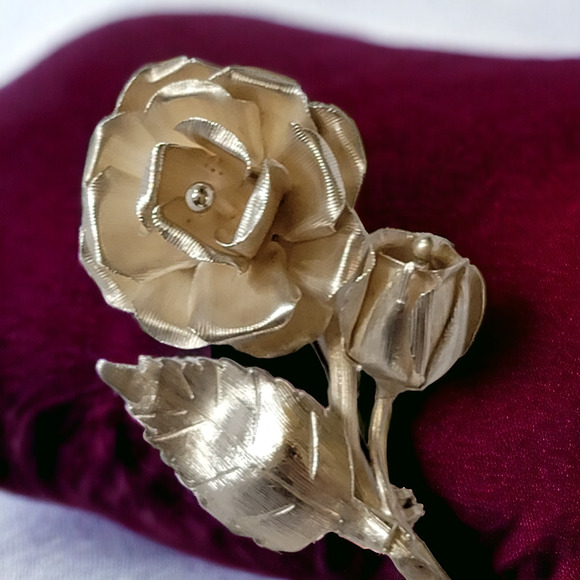 Vintage Floral Brooch - Artisan Sterling Silver with Bud - Picture 8 of 16